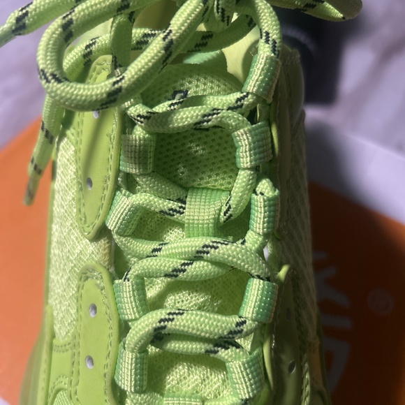 Balenciaga - Picture 6 of 7